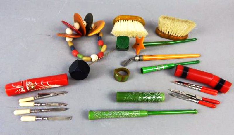 Eleven Miscellaneous Pieces Bakelite (1 of 7)