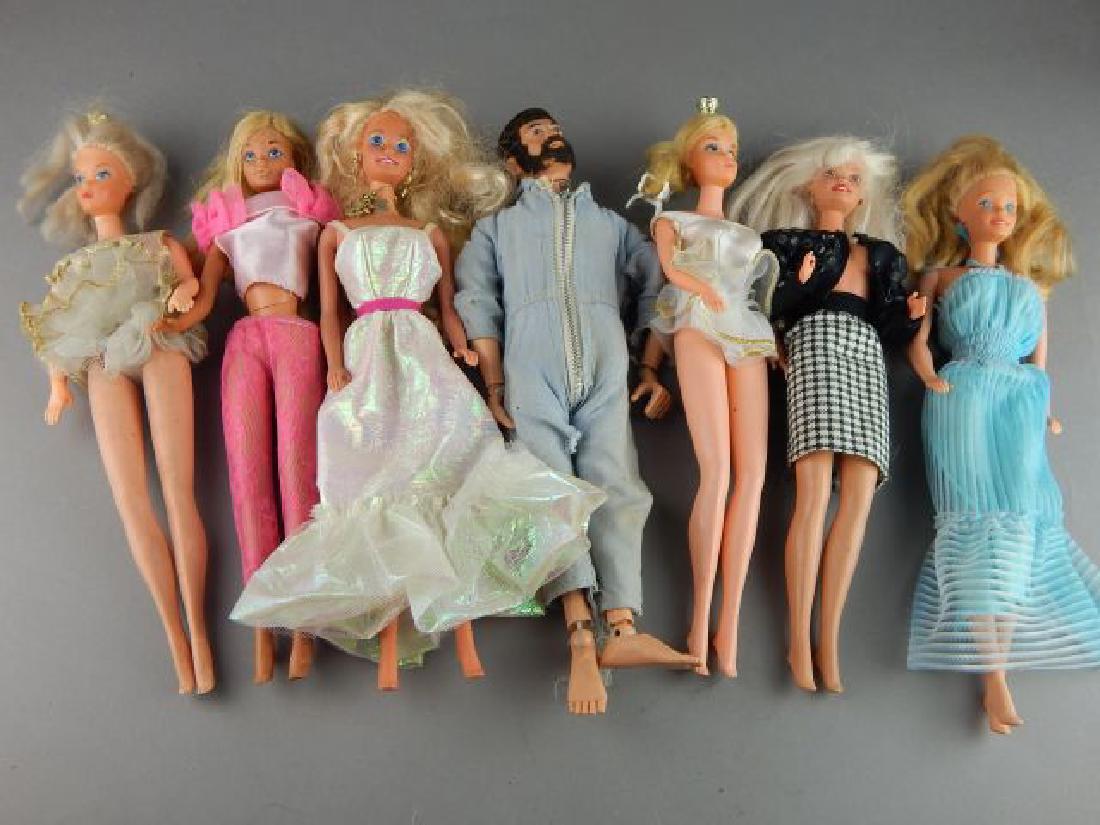 7 Vintage 1960s Barbie Dolls (1 of 6)