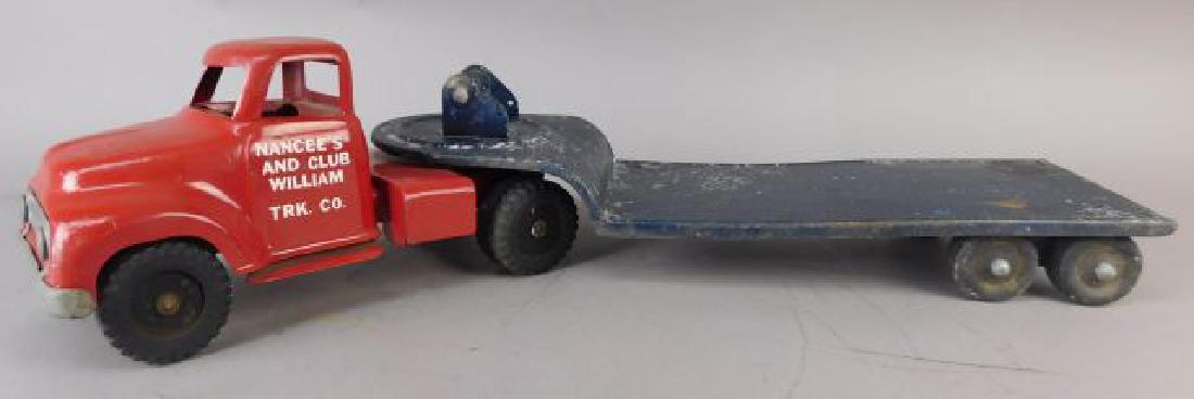 Tonka Toys Red Truck and Trailer (1 of 9)