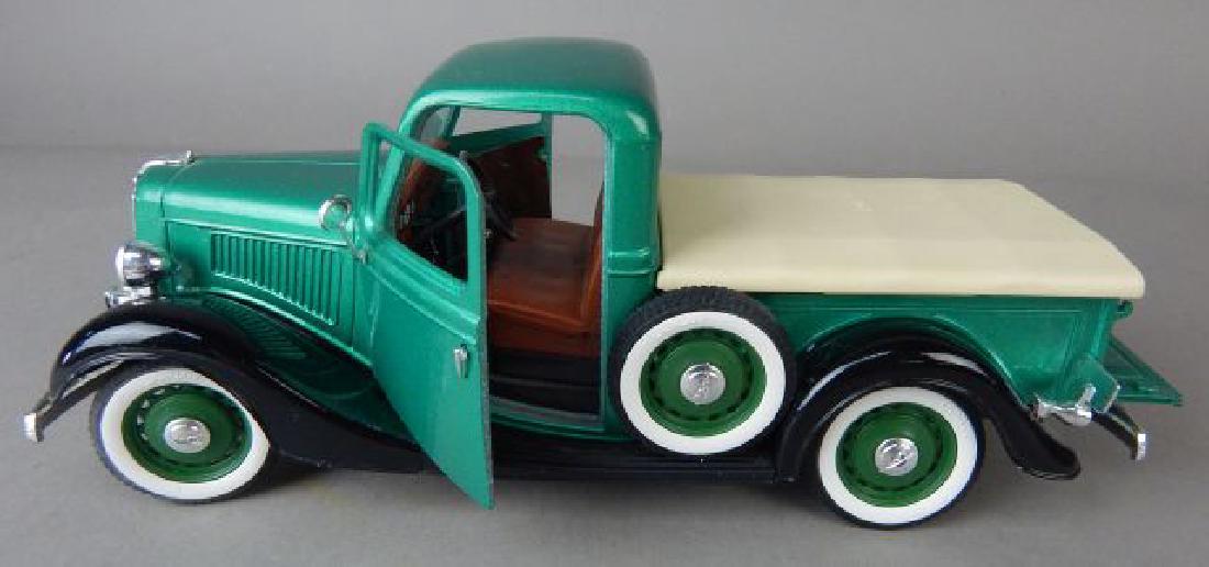 Ford Truck V-8 Metal Model Car (1 of 7)