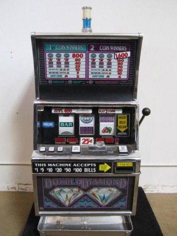 C29-2 IGT DOUBLE DIAMONDS 25 CENT SLOT MACHINE: All in working order. Coins only no bill changer.