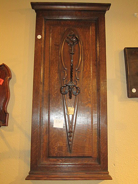 (NV) OAK COAT RACK: In good condition.
