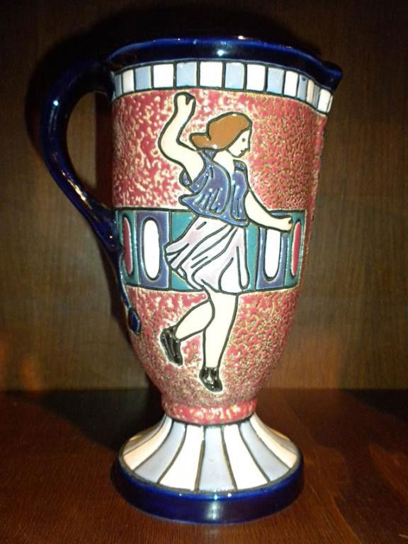 (M621) AMPHORA VASE: Circa 1925 Czecho Slovakia. In good condition. Measures 8" tall.