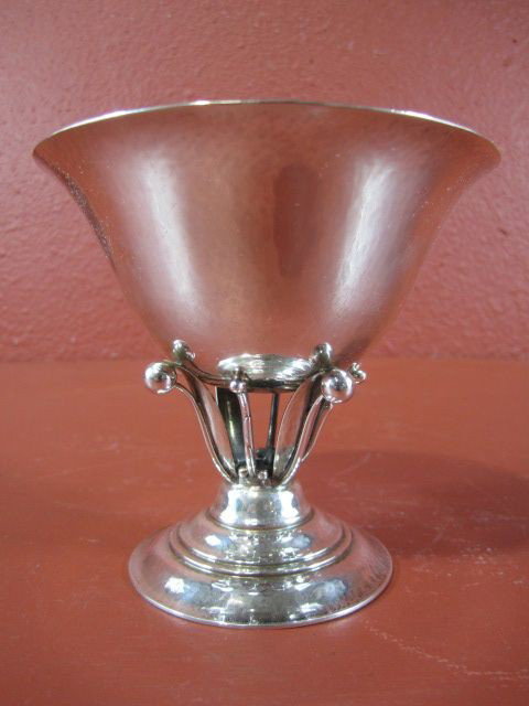 A45-12 GEORG JENSEN STERLING COMPOTE: Total weight 6.06 troy ounces. Measures 4 /14" tall. Estimate $800 - $1,200