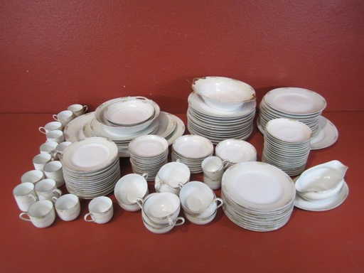 460: E16-1 NORITAKE NIPPON CHINA SET 460: E16-1 NORITAKE NIPPON CHINA SET