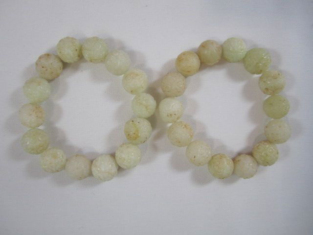 A66-17 PAIR OF CHINESE JADE BEAD BRACELETS: A66-17 PAIR OF CHINESE JADE BEAD BRACELETS