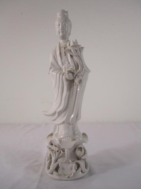 F12-7 WAI MING HONK KONG FIGURINE: Marked on bottom "Wai Ming Hong Kong". Measures 14 1/2" tall. Estimate $50 - $100