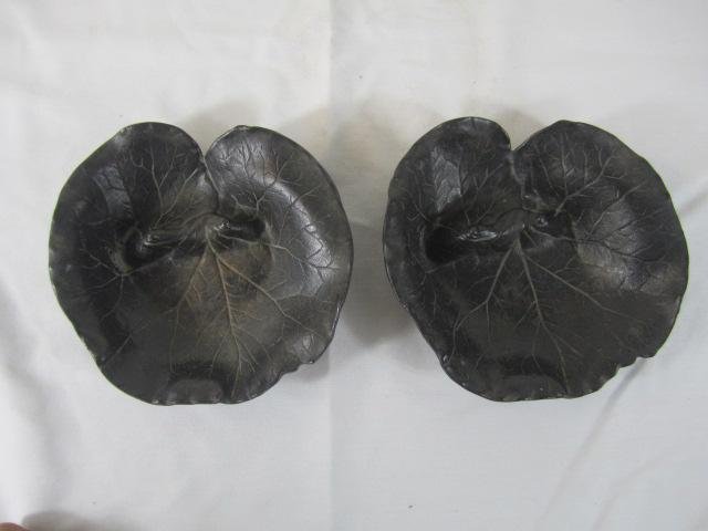 F12-14 PAIR OF BRONZE LILY PAD BOWLS: Each measure 1 5/8" tall x 7" wide. Estimate $50 - $100