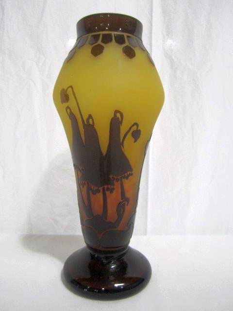 A6-34 SIGNED "CHARDER" ART GLASS VASE: Measures 13" tall. Estimate $400 - $600