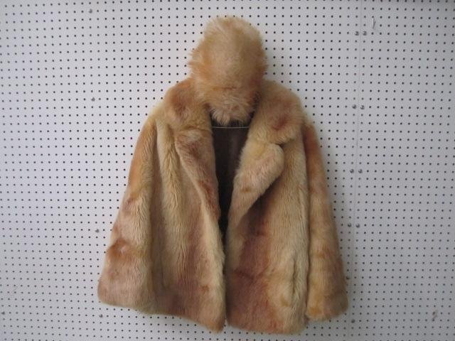 G26-8 RED FOX FUR COAT & HAT: Estimate $100 - $200 Starting Bid $40