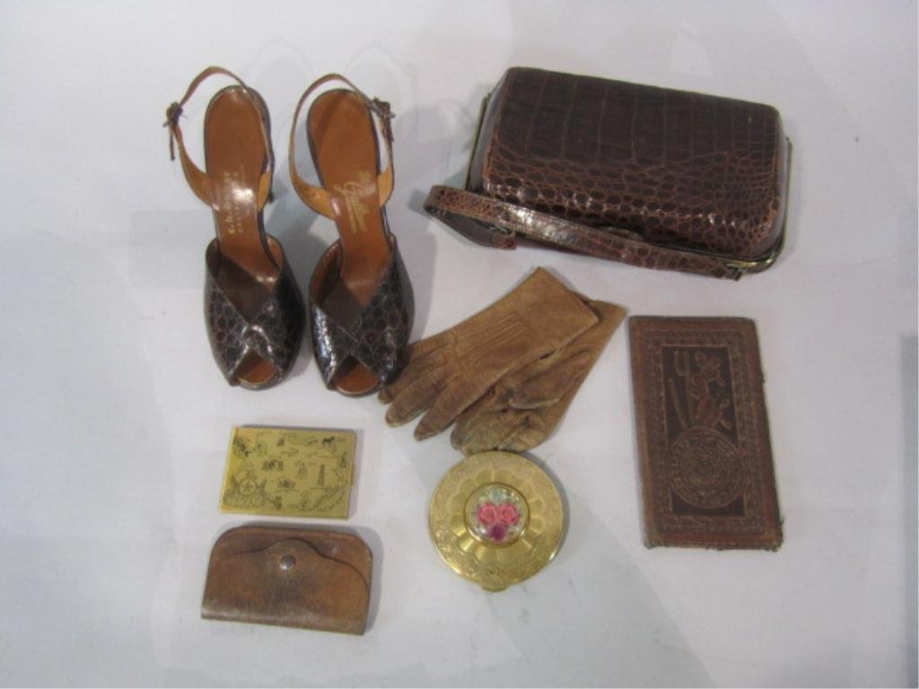 H29-10 BOX LOT SHOES, PURSE & COMPACTS: Estimate $20 - $30 Starting Bid $10