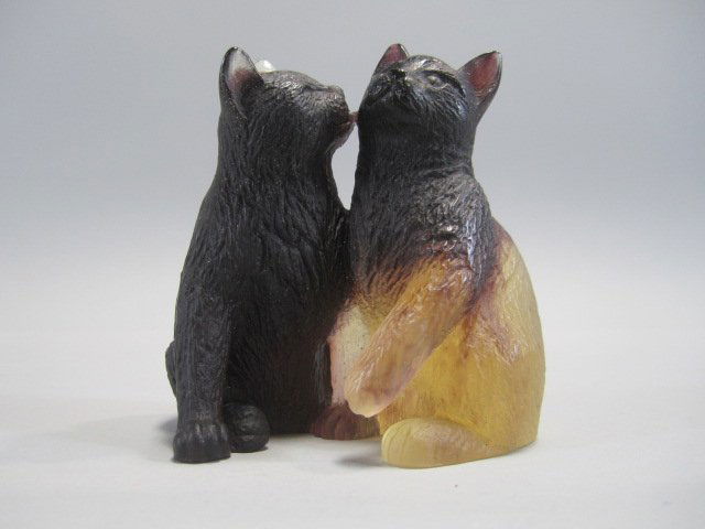 A75-24 DAUM NANCY FRANCE CATS: Measures 3 3/4" tall. Estimate $200 - $400 Starting Bid $50