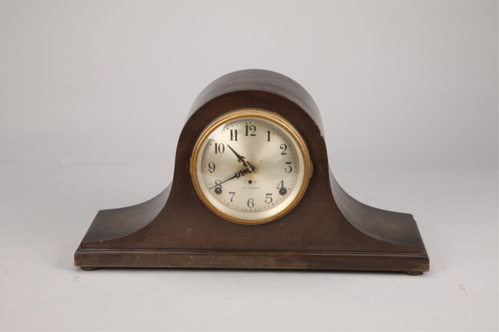 A89-13 SETH THOMAS BIG BANG MANTLE CLOCK: Measures 9" x 17 1/2". Fair condition. Estimate $50 - $100 Starting Bid $25