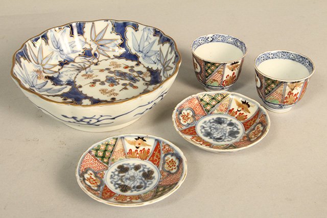C45-40 GROUP OF ASIAN PORCELAIN ITEMS