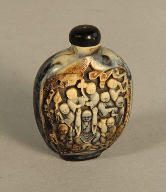 C45-47 CHINESE SNUFF BOTTLE WITH KIDS