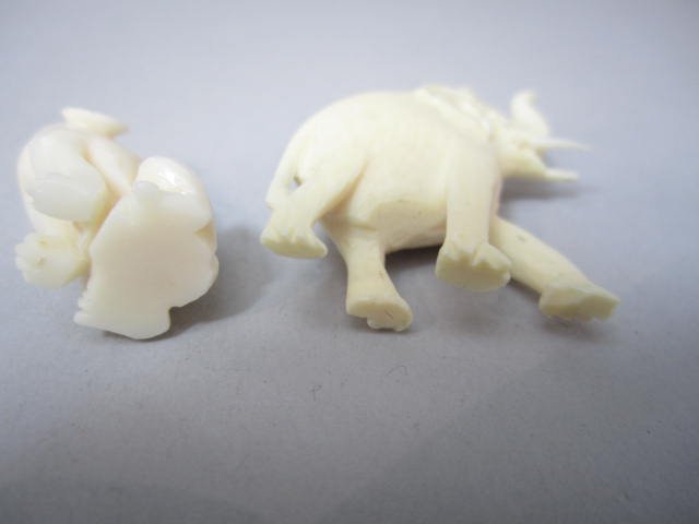 H44-2 TWO CARVED IVORY PENDANTS - 6