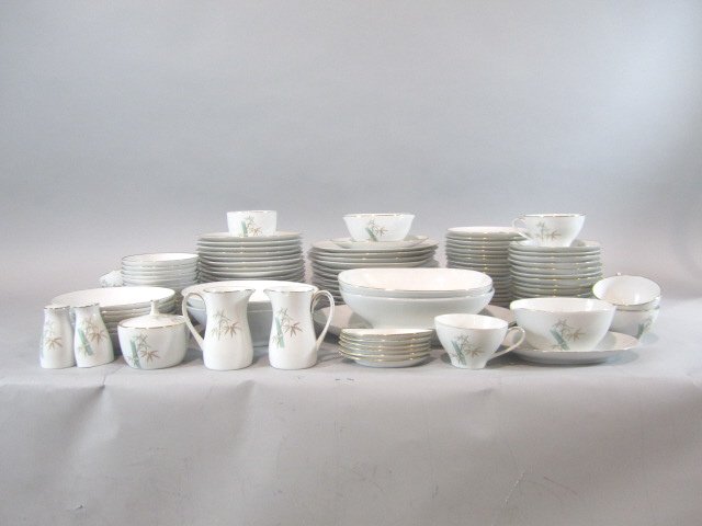 H68-1 Large Noritake China Set: Including 12 dinner plates, 16 salad plates, 19 bread plates, 16 saucers, 13 small bowls, 6 soup bowls, 1 oval platter, 2 serving oval bowls, 2 round serving bowls, gravy boat, 14 cups, 6 butter dishe