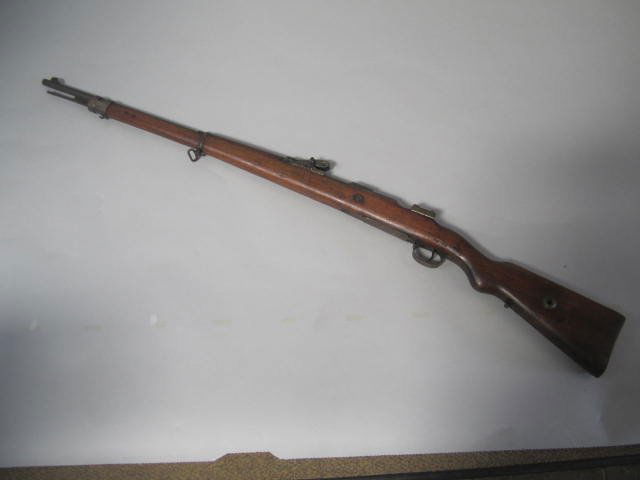J16-5 Antique German Mouser: "No Bolt" Measures 49" long. In original condition. Estimate $100 - $200. Starting bid $50