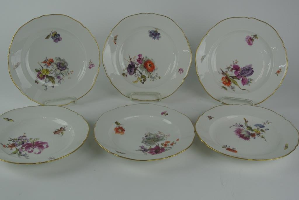 BH372 SET OF SIX BERLIN KPM PORCELAIN PLATES: Measures 10" diameter. Estimate $400 - $600. Starting bid $10