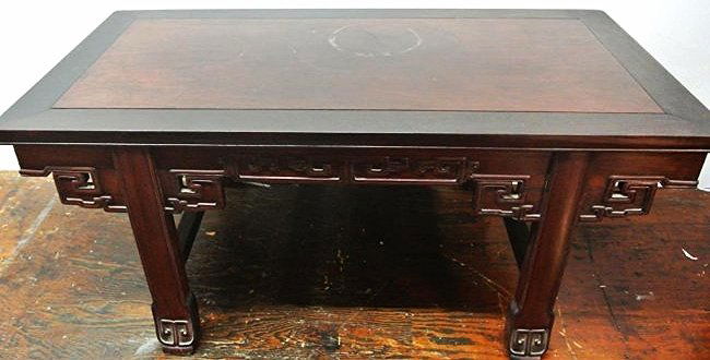 J34-65 CHINESE ROSEWOOD COFFEE TABLE: Measures 36" long x 18" wide x 16" tall. Estimate $100- 200. Starting Bid $10.