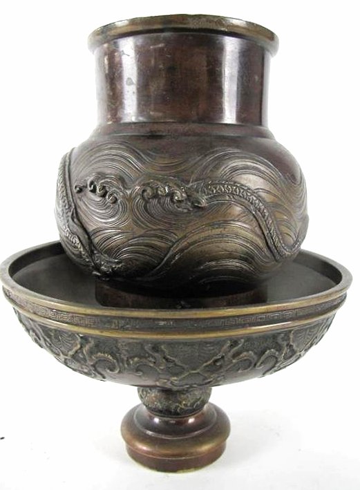 J94-2 19th CENTURY CHINESE 2 PIECE COPPER POT: Measures 11 1/2" x 7 1/2". Good Condition. Estimate $200 - $400 Starting Bid $50