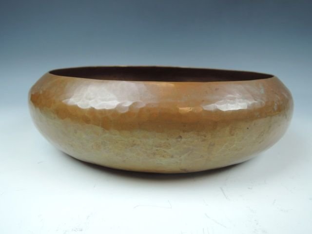 A44-67 SIGNED DIRK VAN ERP COPPER BOWL: Hand hammered copper, original patina, signed with windmill mark. Measures 2 3/4" x 9 1/2" diameter. Estimate $600 - $800 Starting Bid $300