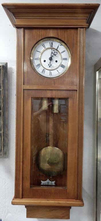 K19-2 GUSTAV BECKER (1875-1885) REGULATOR CLOCK: Gustav Becker Vienna clocks are known for their quality workmanship. Until about 1880, virtually all Gustav Becker clocks were weight powered regulator wall clocks. Elegant in it's simplicity, this un