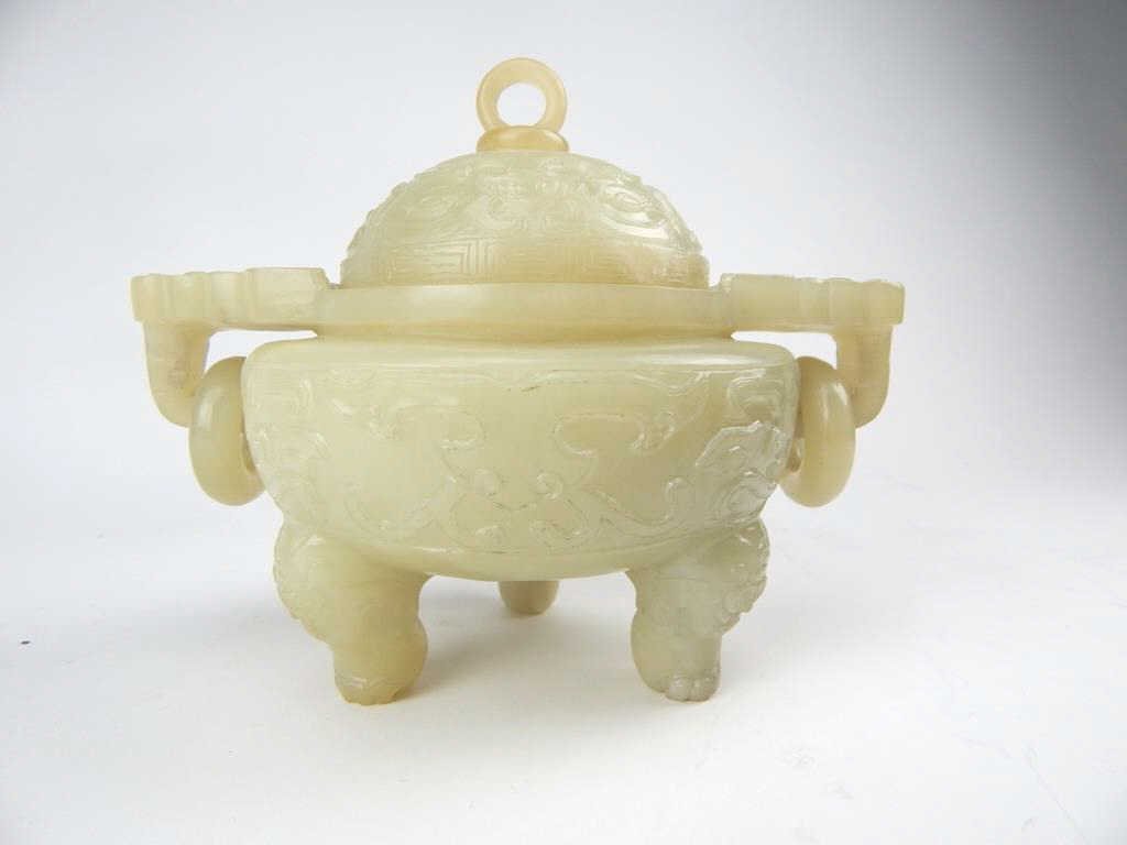 A66-7  ANTIQUE CHINESE CARVED JADE CENSOR (1 of 8)