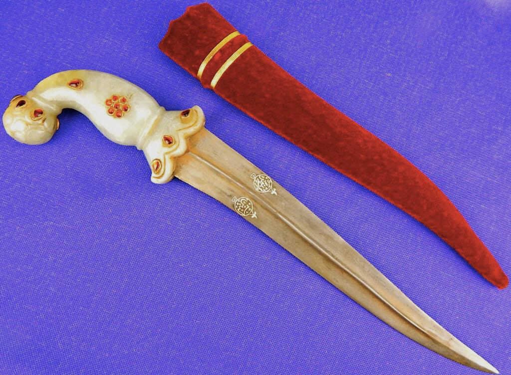 A46-25  CHINESE JADE & JEWELED HANDLED DAGGER (1 of 8)