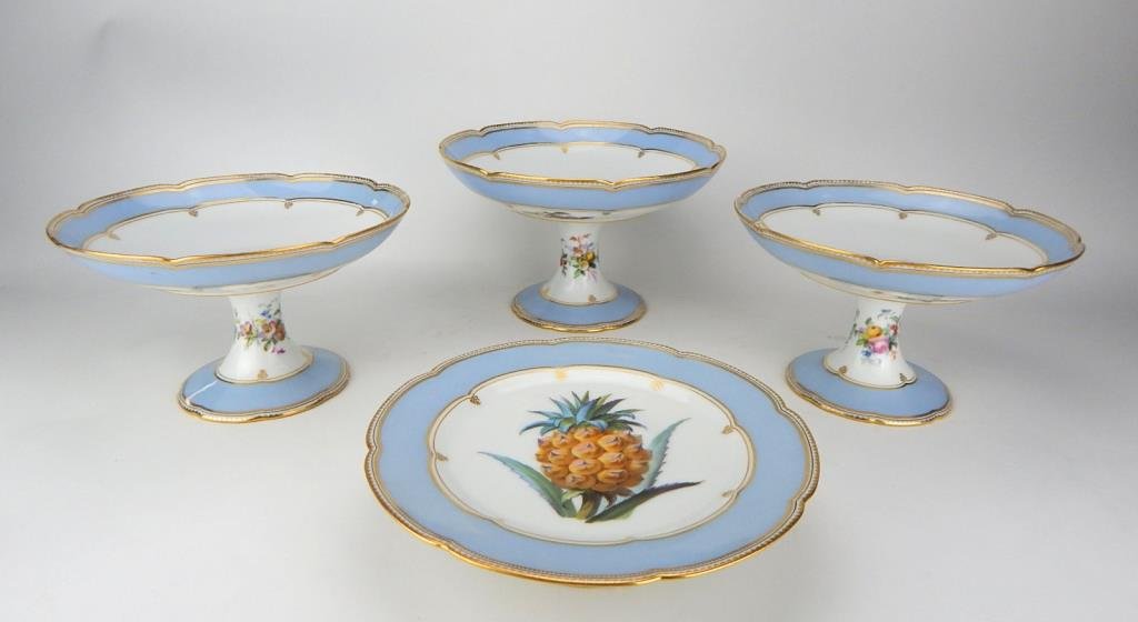 K13-113  FOUR PARIS PORCELAIN SERVING DISHES (1 of 8)