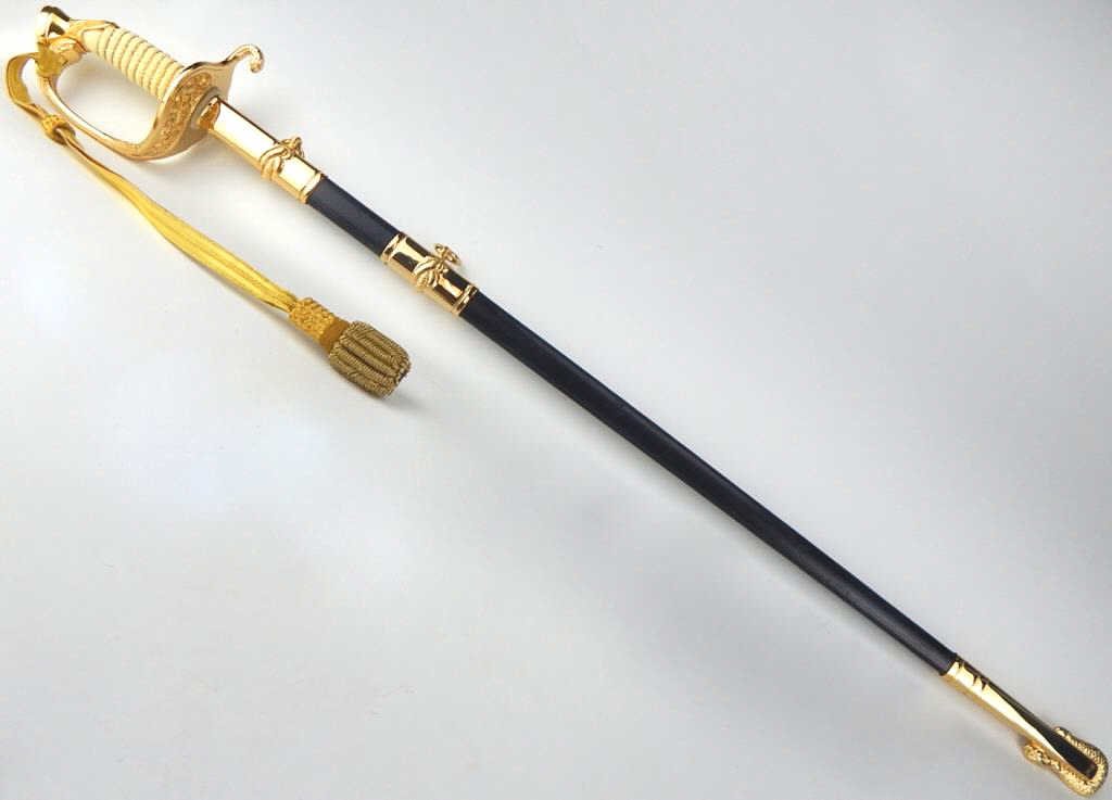 A4-2  UNITED STATES NAVY OFFICER'S SWORD (1 of 10)