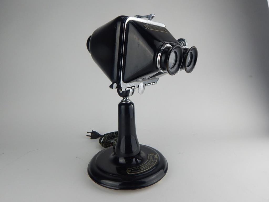A20-12   1930s BAKELITE STEREOSCOPE (1 of 8)