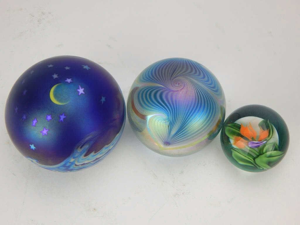 K50-20  TWO ART GLASS PAPERWEIGHTS & MARBLE (1 of 3)