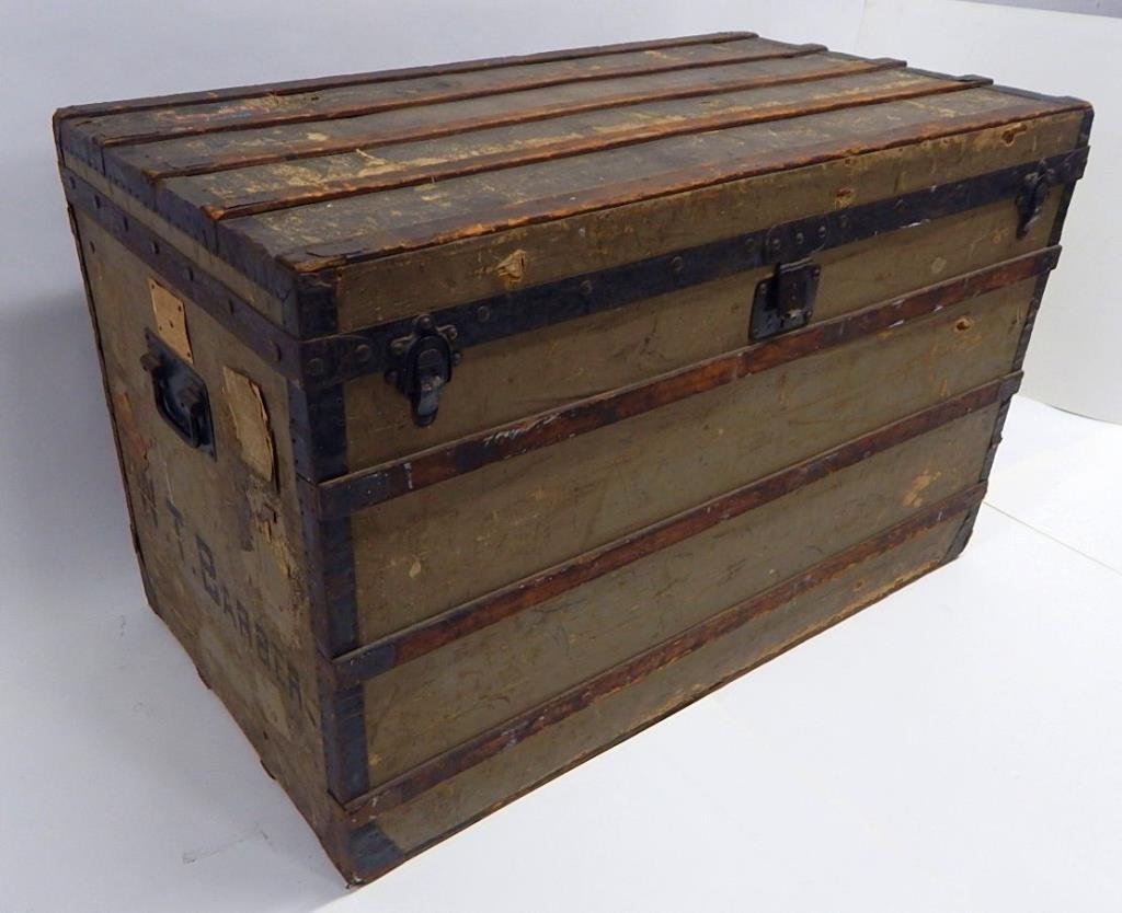 Louis Vuitton Vintage Trunk (1 of 8)