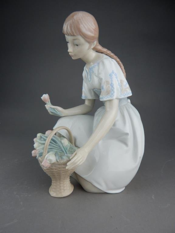 Large Lladro Figurine (1 of 4)