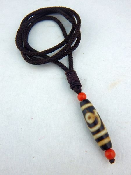 Old Tibetan Diz Bead Two Eye Necklace (1 of 3)