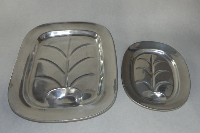 Two Wilton Armetale Well and Tree Serving Platters (1 of 6)