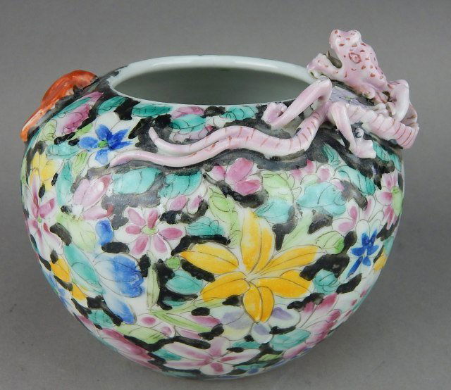 Chinese Dragon Pot (1 of 6)