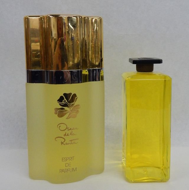 Oscar de la Renta & Lanvin Display Perfumes (1 of 8)