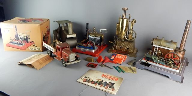 Old Steam Engines, Tow Truck and Steam Roller Toys (1 of 8)