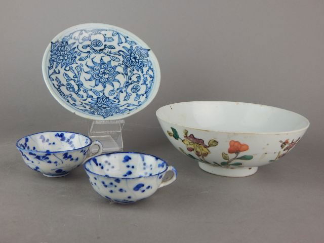 Old Chinese Porcelain Bowl, Plate and Cups (1 of 6)