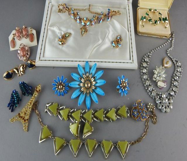 Weiss, Haskel, Monet, Coventry Vintage Jewelry: And more. Approximately 26 pieces. Estimate $150 - $250. Starting bid $40.