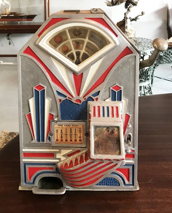 Jennings 1 Cent Slot Machine: Rare Jennings "Little Duke" 1 cent slot machine bearing the mark "2472" and "patent pending #1562771." Includes key.