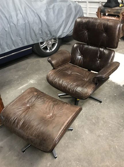 Eames Lounge Chair and Ottoman (1 of 8)