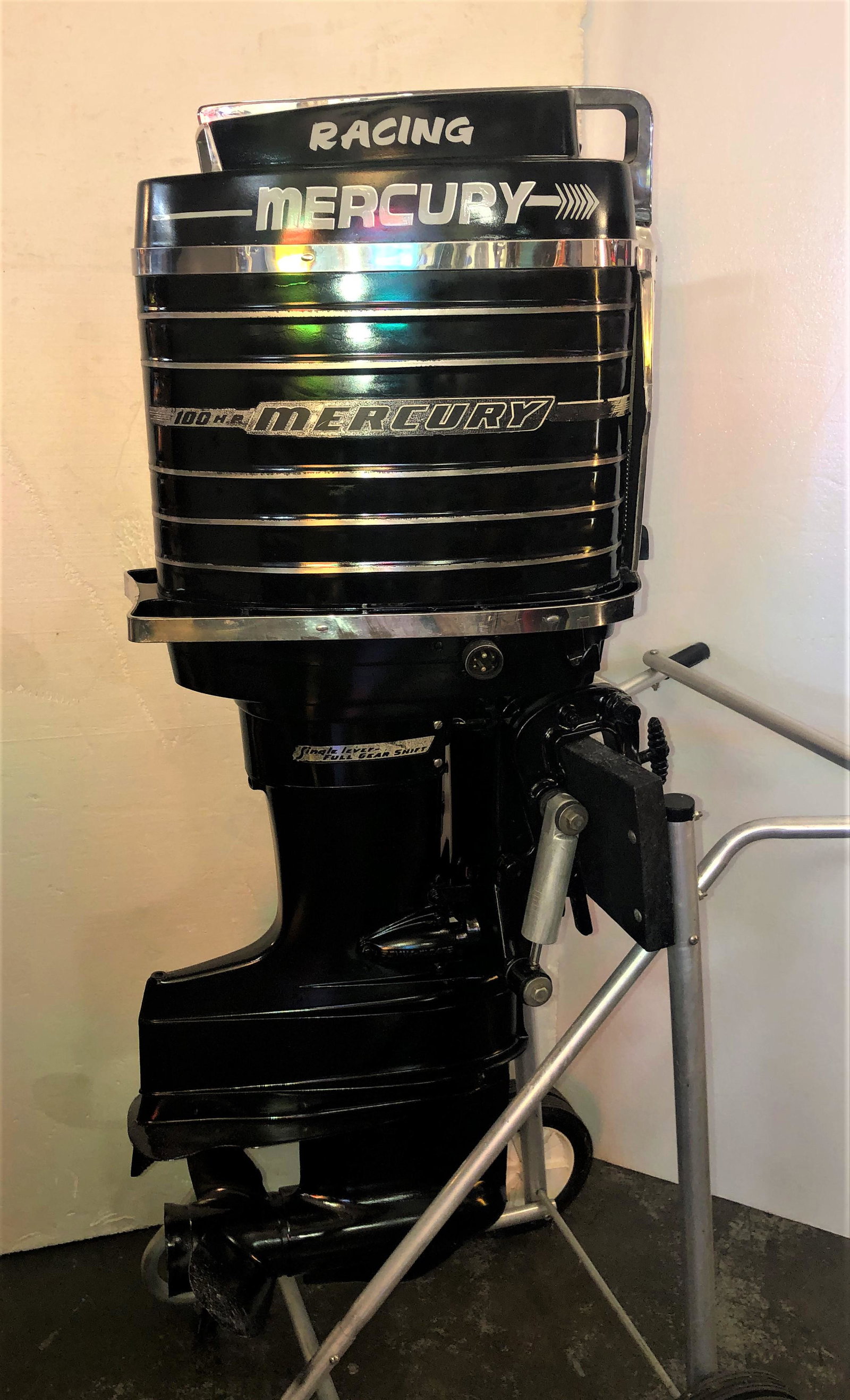 Kiekhaefer Mercury Merc 1000 Boat Motor: Vintage Kiekhaefer Mercury Merc 1000 boat motor in black. Serial #1500340