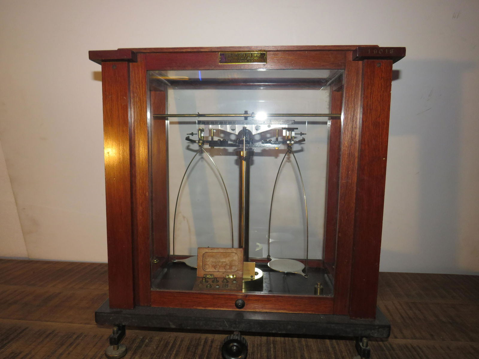 Antique American Pharmacy Scale with Weights (1 of 6)