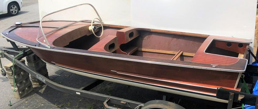 Classic American 16 Foot Milo Craft Hull & Trailer: A classic vintage American 16 foot Milo Craft hull in Mahogany with trailer.