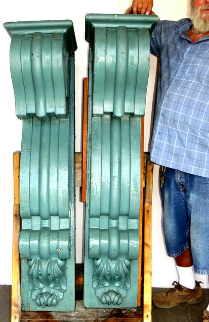 Pair of Large Antique American Wooden Corbels (1 of 3)