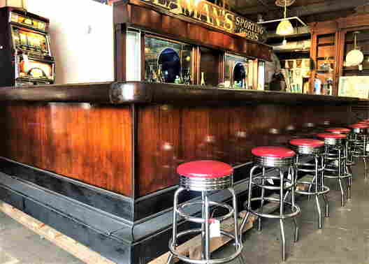 Bar Carts, Tea Carts & Cellarettes
