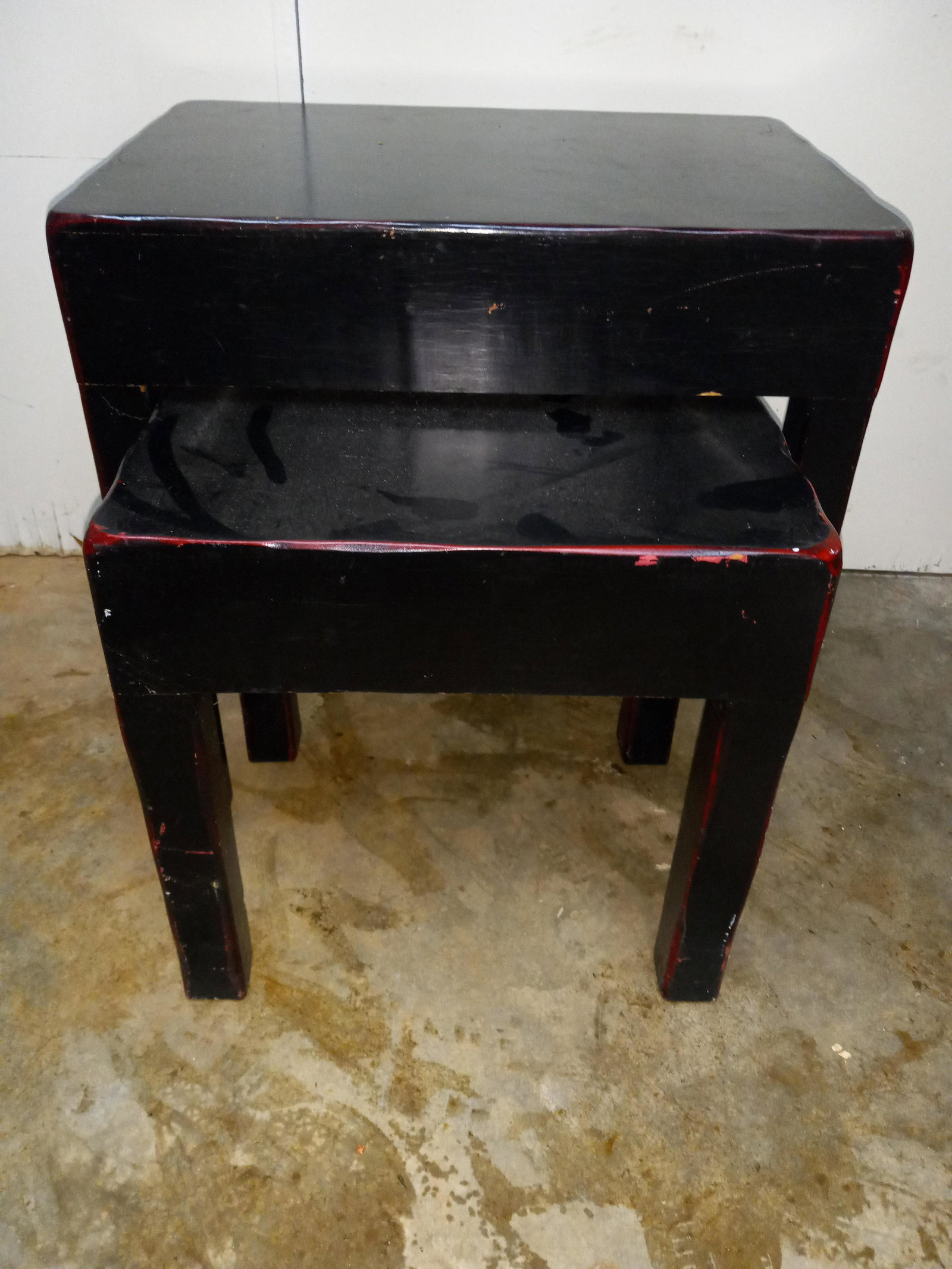 Black Nest of Tables: Black Nest of Tables
